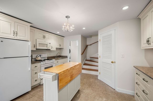 1 Lewis Ave, Salisbury, MA 01952