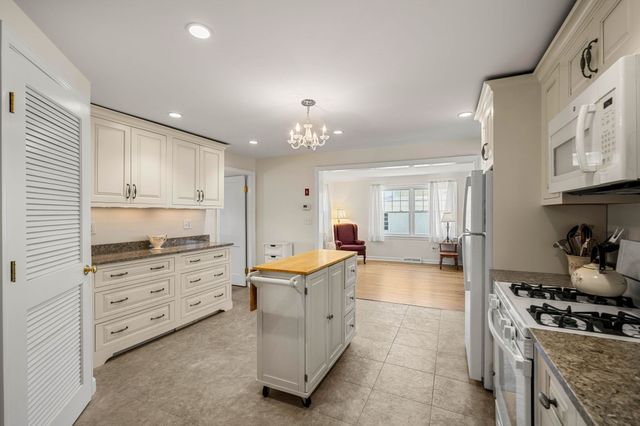 1 Lewis Ave, Salisbury, MA 01952