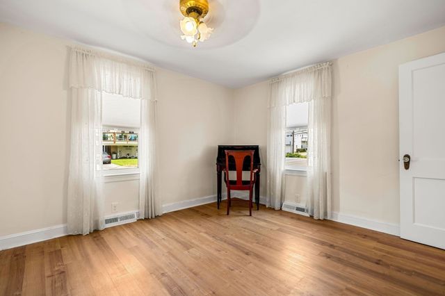 1 Lewis Ave, Salisbury, MA 01952