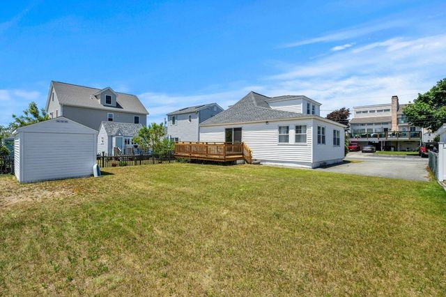 1 Lewis Ave, Salisbury, MA 01952