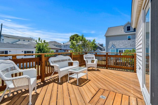 1 Lewis Ave, Salisbury, MA 01952