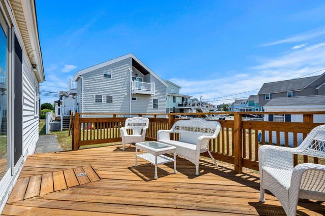 1 Lewis Ave, Salisbury, MA 01952
