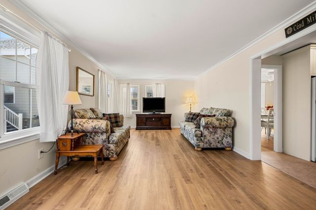 1 Lewis Ave, Salisbury, MA 01952