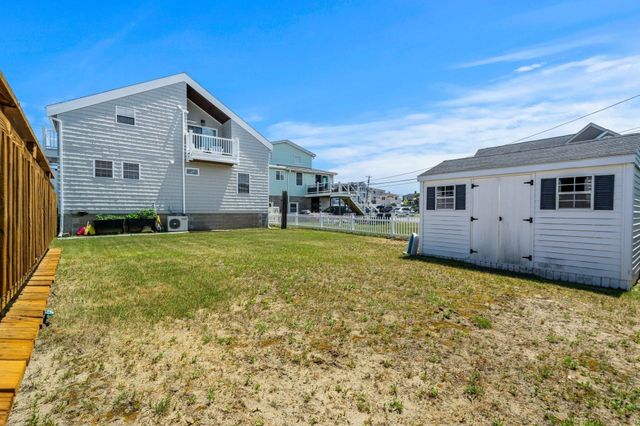 1 Lewis Ave, Salisbury, MA 01952