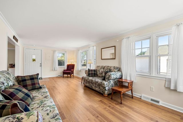 1 Lewis Ave, Salisbury, MA 01952