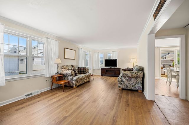 1 Lewis Ave, Salisbury, MA 01952