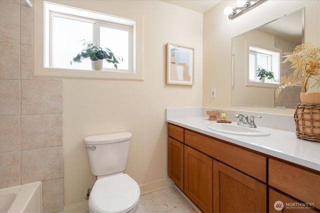 1103 E 71st Street, Tacoma, WA 98404