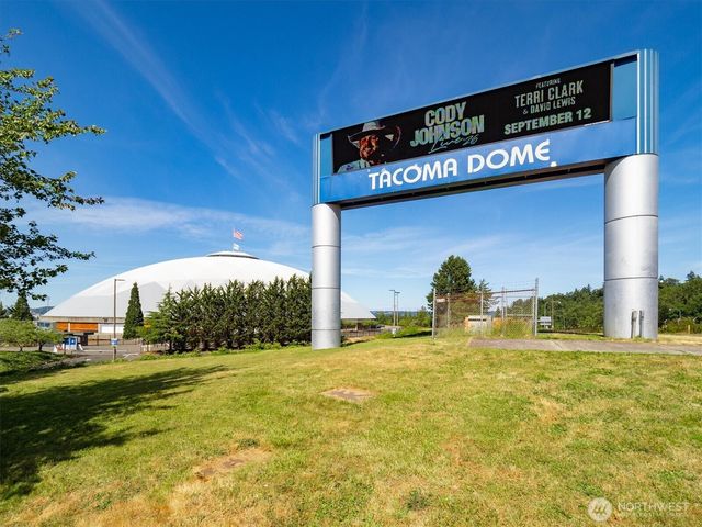 1103 E 71st Street, Tacoma, WA 98404