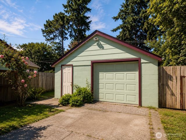 1103 E 71st Street, Tacoma, WA 98404