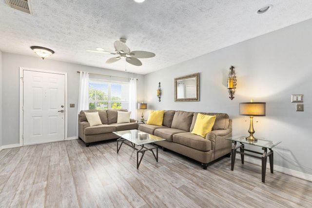 5713 Spindle Place, Fort Pierce, FL 34982