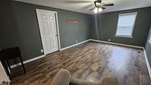 598 Hortons Summit Road, Duffield, VA 24244