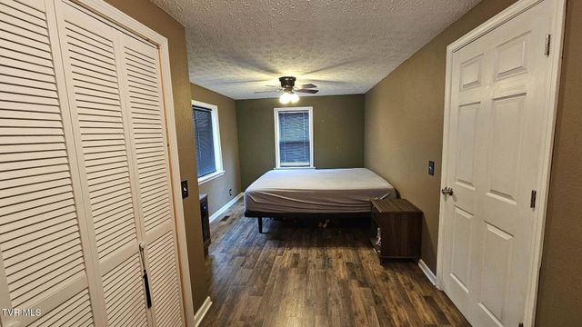 598 Hortons Summit Road, Duffield, VA 24244