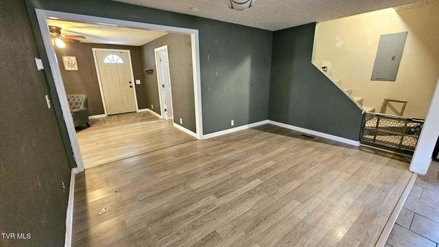 598 Hortons Summit Road, Duffield, VA 24244