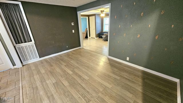 598 Hortons Summit Road, Duffield, VA 24244