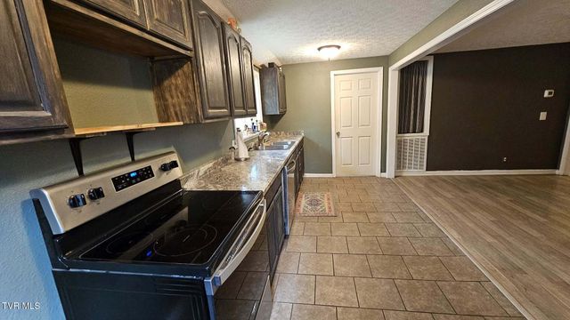 598 Hortons Summit Road, Duffield, VA 24244