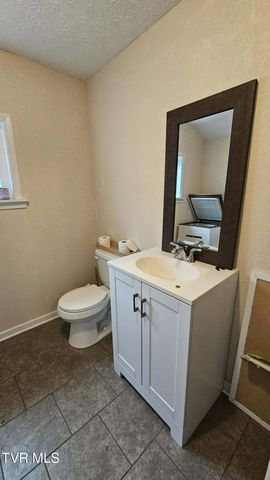 598 Hortons Summit Road, Duffield, VA 24244