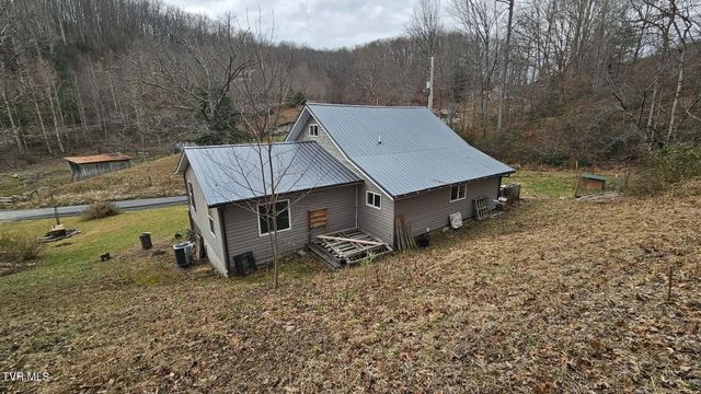 598 Hortons Summit Road, Duffield, VA 24244