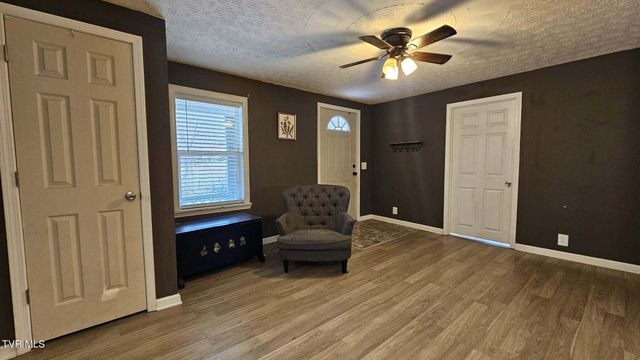 598 Hortons Summit Road, Duffield, VA 24244