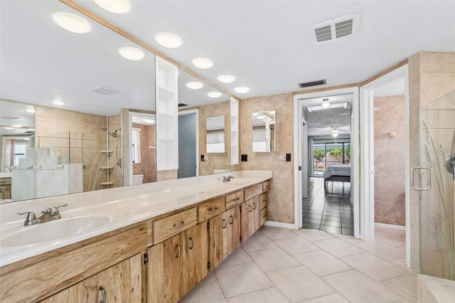 1563 MISTY PLATEAU TRAIL, Clearwater, FL 33765