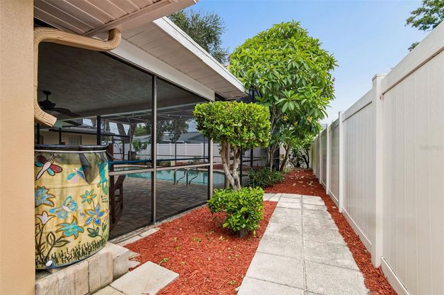 1563 MISTY PLATEAU TRAIL, Clearwater, FL 33765