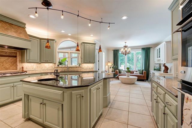 1516 Morning Star, Edmond, OK 73034