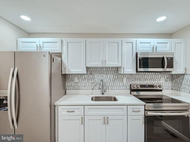 1324 W PRATT ST, Baltimore, MD 21223