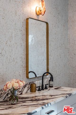 9024 Wonderland Park Avenue, Los Angeles, CA 90046