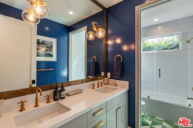 9024 Wonderland Park Avenue, Los Angeles, CA 90046