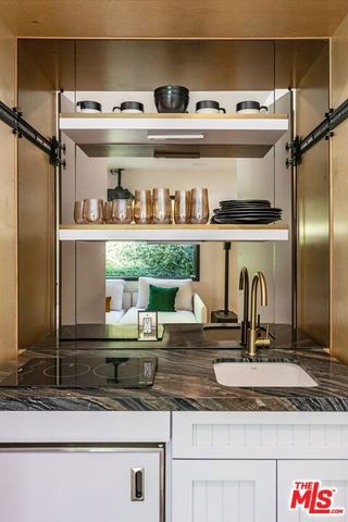 9024 Wonderland Park Avenue, Los Angeles, CA 90046