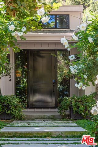 9024 Wonderland Park Avenue, Los Angeles, CA 90046