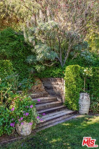 9024 Wonderland Park Avenue, Los Angeles, CA 90046