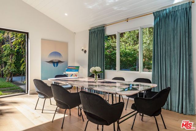 9024 Wonderland Park Avenue, Los Angeles, CA 90046