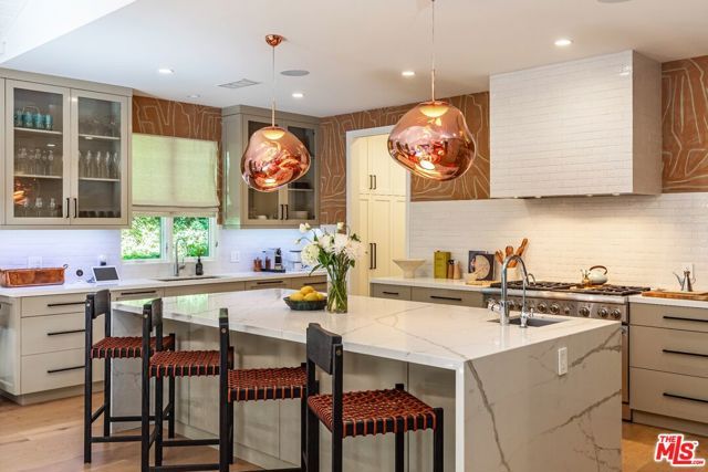 9024 Wonderland Park Avenue, Los Angeles, CA 90046