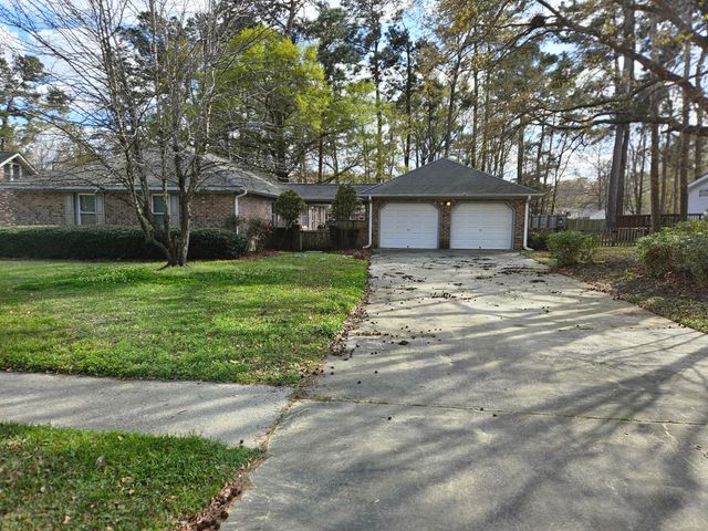 106 Queensbury Circle, Goose Creek, SC 29445