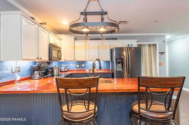 1049 Gary Drive, Breaux Bridge, LA 70517