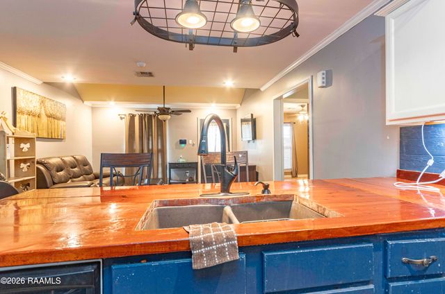 1049 Gary Drive, Breaux Bridge, LA 70517