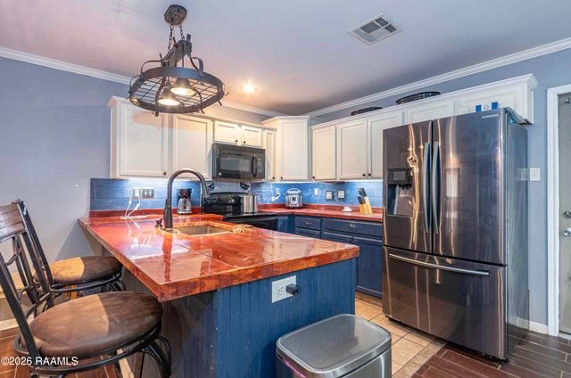 1049 Gary Drive, Breaux Bridge, LA 70517