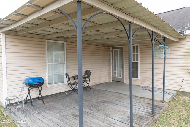 1049 Gary Drive, Breaux Bridge, LA 70517