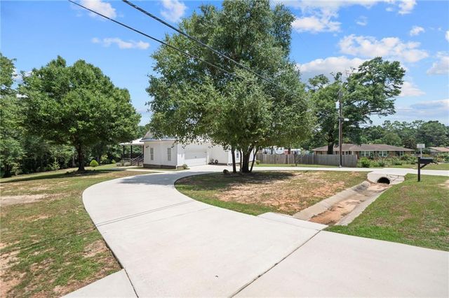 8100 Oak Hill Drive, Semmes, AL 36575