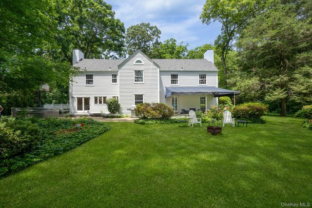 342 Woodbury Road, Cold Spring Harbor, NY 11724