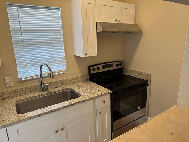 1275 NW 27th Avenue 1-2, Fort Lauderdale, FL 33311