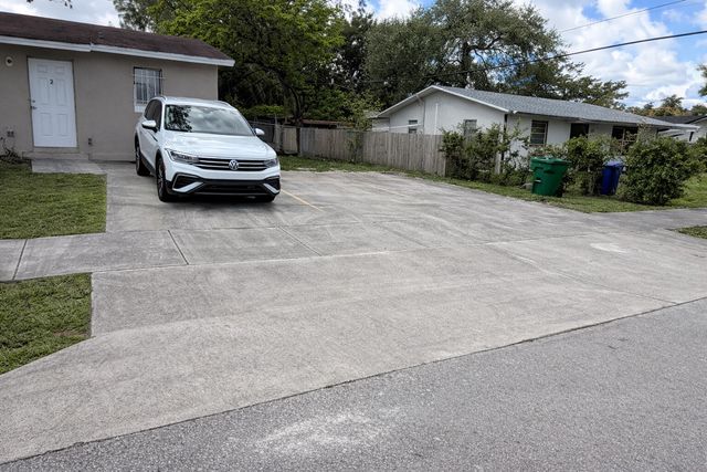 1275 NW 27th Avenue 1-2, Fort Lauderdale, FL 33311