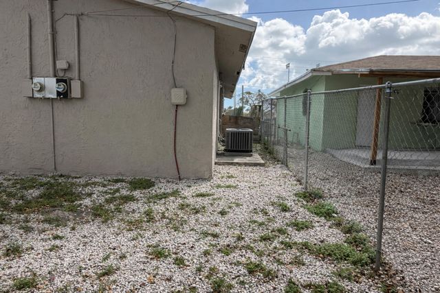 1275 NW 27th Avenue 1-2, Fort Lauderdale, FL 33311