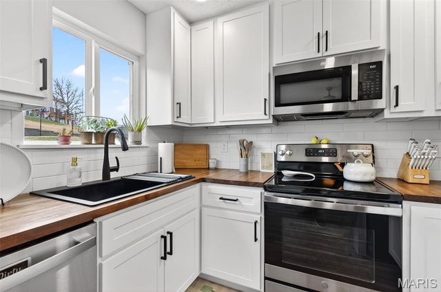 796 Delray Drive J, St Peters, MO 63376