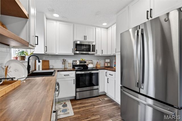 796 Delray Drive J, St Peters, MO 63376