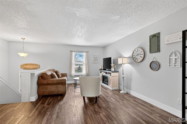 796 Delray Drive J, St Peters, MO 63376