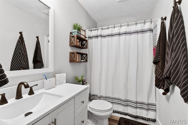 796 Delray Drive J, St Peters, MO 63376