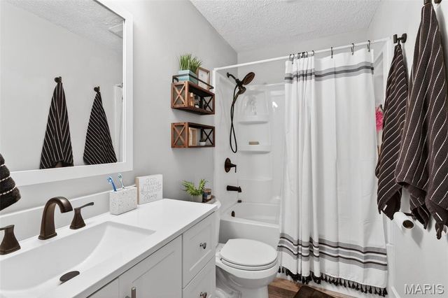 796 Delray Drive J, St Peters, MO 63376