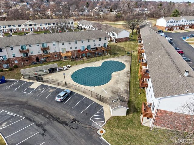 796 Delray Drive J, St Peters, MO 63376