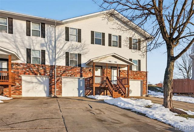 796 Delray Drive J, St Peters, MO 63376